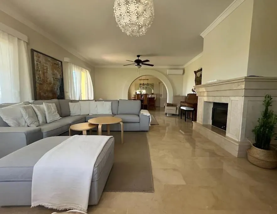 Stunning Villa Perfect For Golf Lovers & Families! Mijas Holiday home