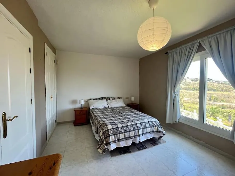 Semesterbostad Stunning Villa Perfect For Golf Lovers & Families! Mijas