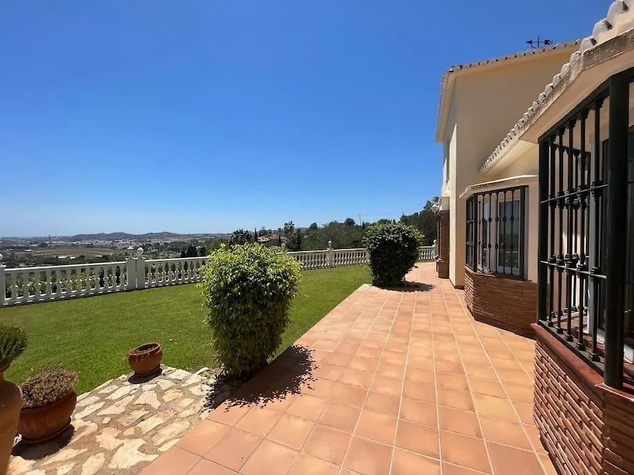 Stunning Villa Perfect For Golf Lovers & Families! Mijas Holiday home
